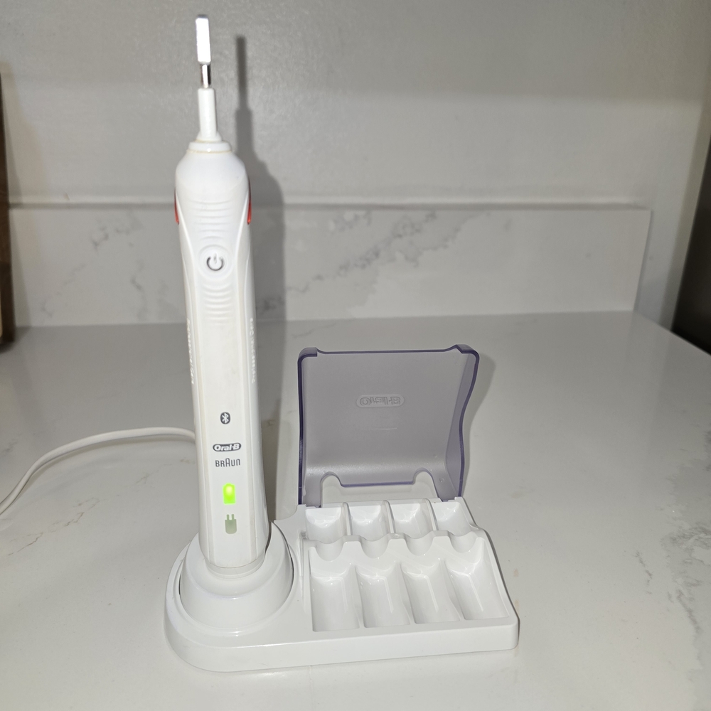 Oral-B Braun Electric Toothbrush with Charger